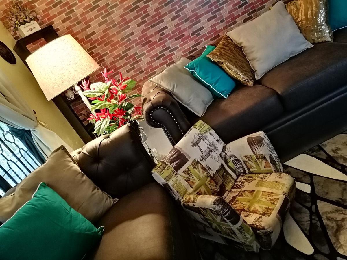 Basrie Villa "Mslim Only" - Mini Cinema , Private Pool , Wi-Fi , Netflix Muar Ngoại thất bức ảnh